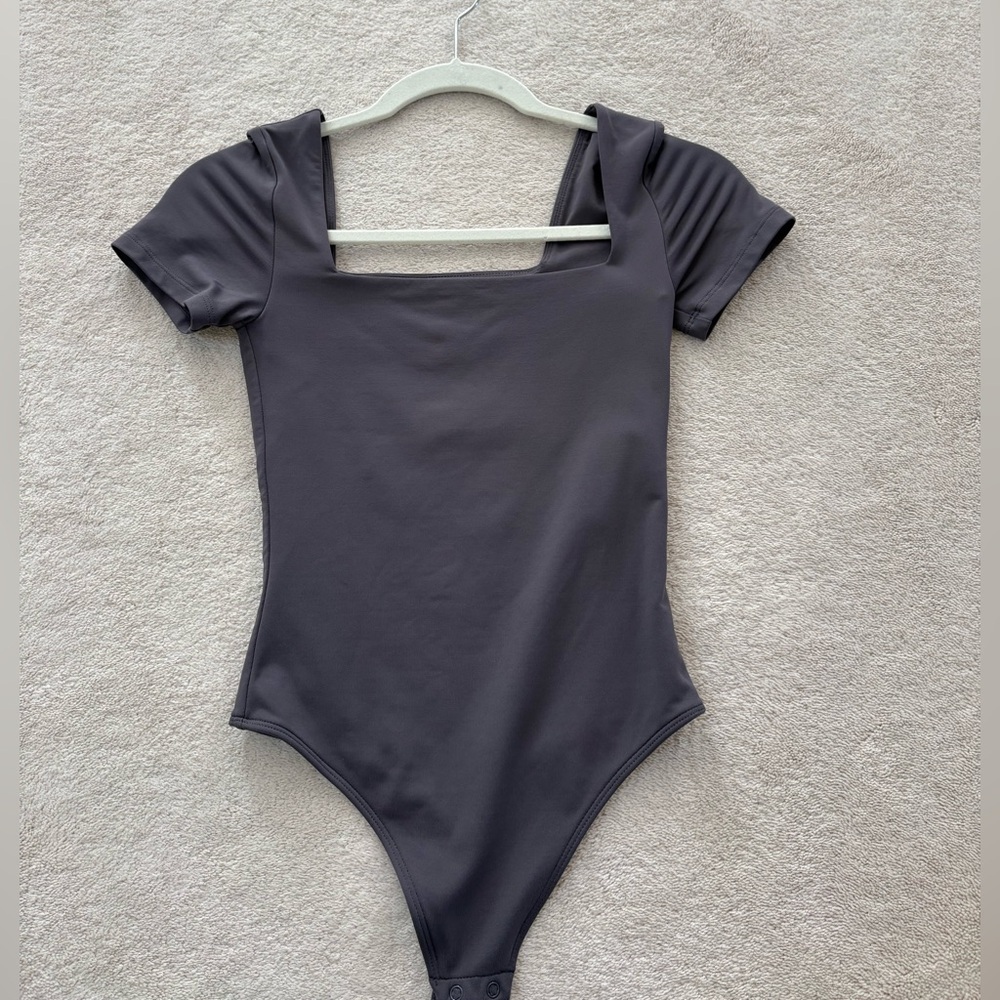 Aritzia Babaton original contour bodysuit